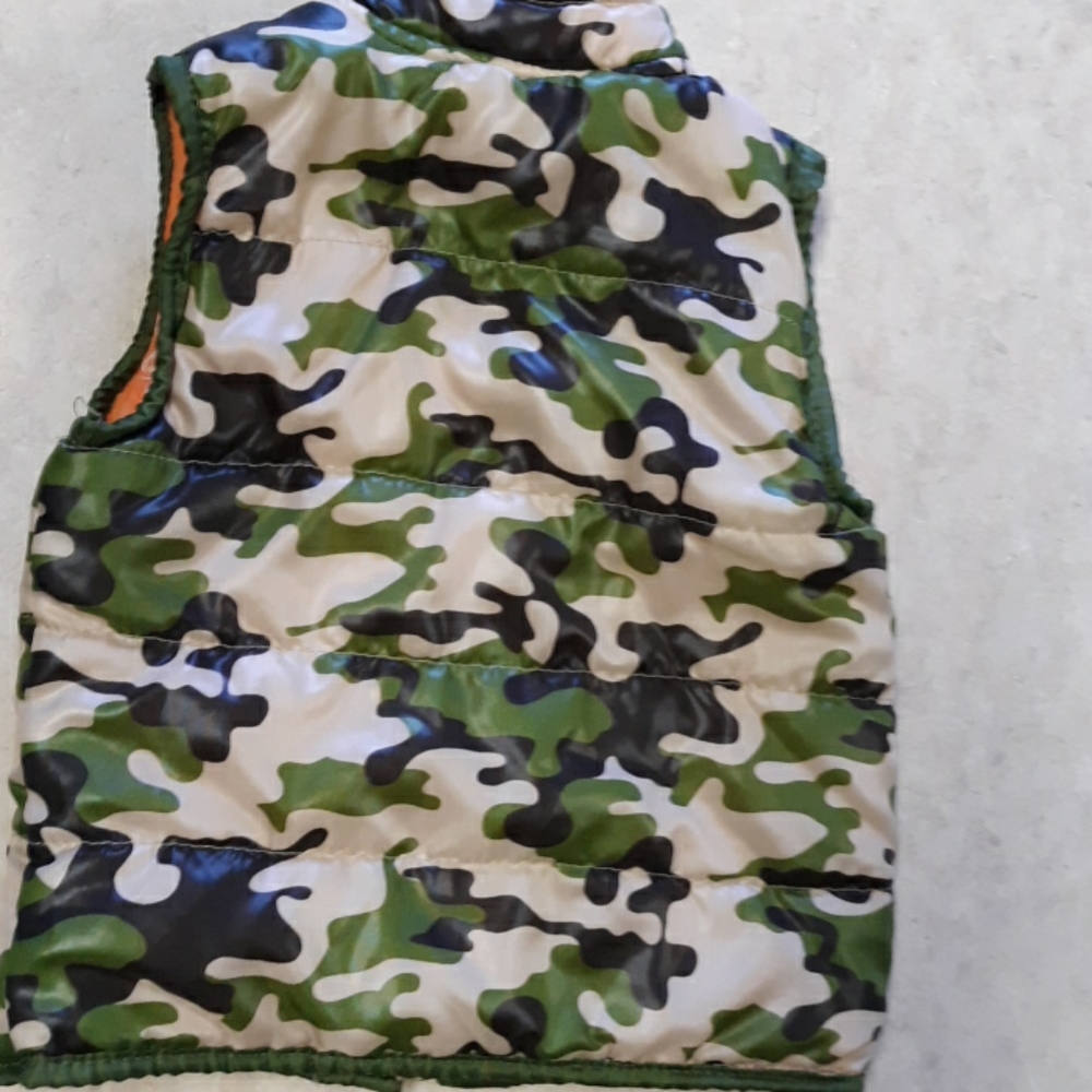Boy's Jungle Safari puffer vest 24 months - Picture 2 of 5